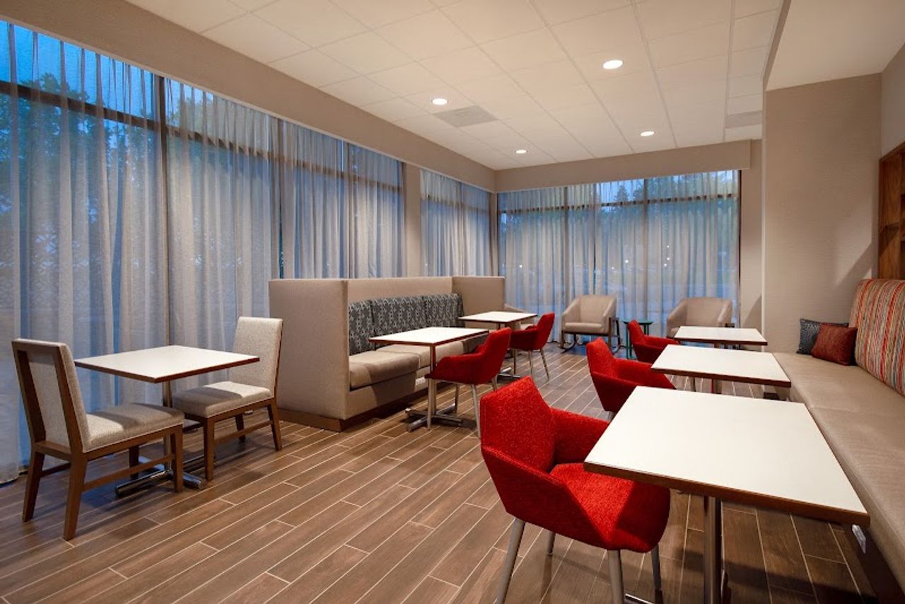 Photo of Hampton Inn & Suites Sunnyvale Silicon Valley