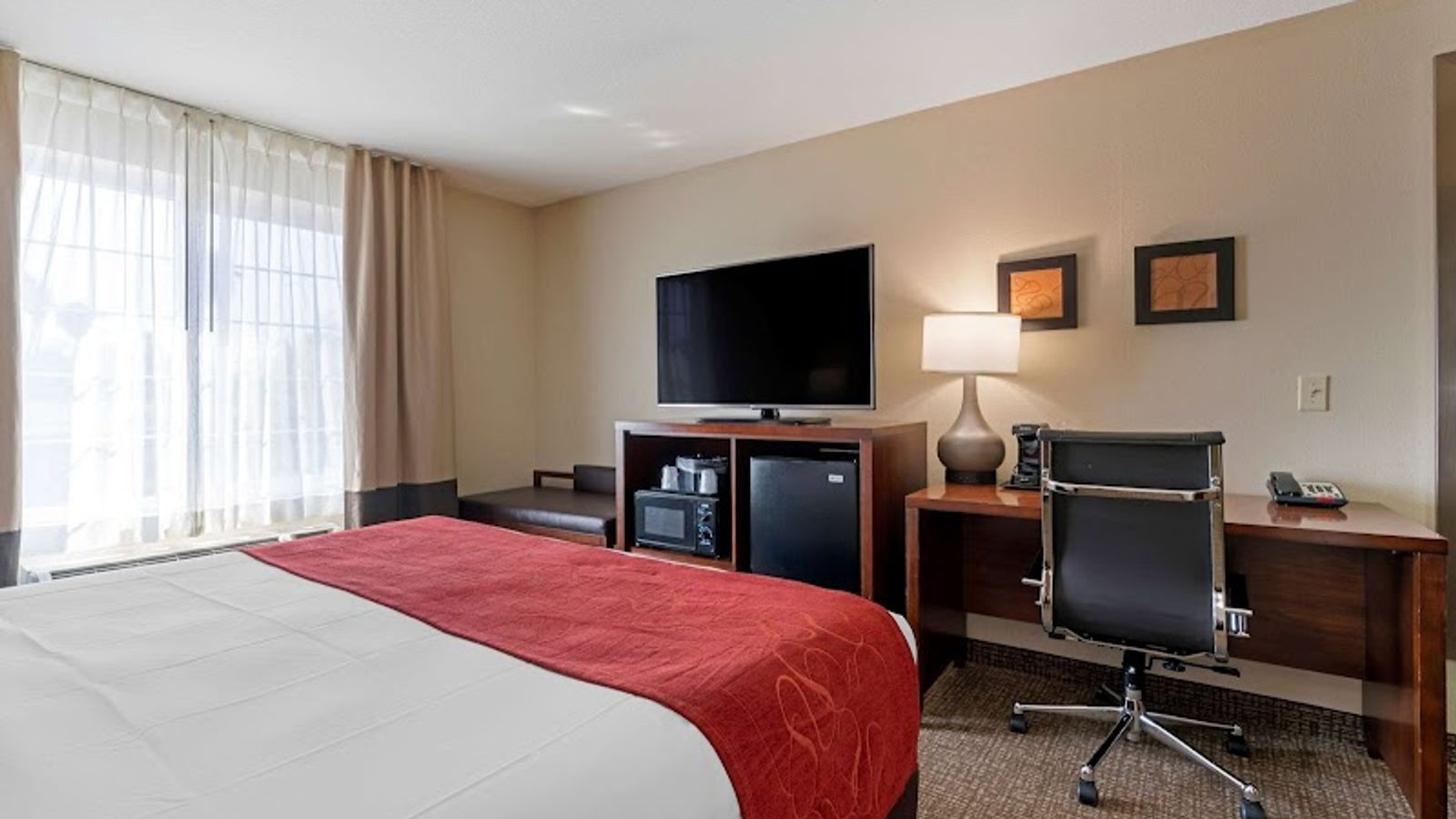 Photo of Comfort Suites Downtown Sacramento