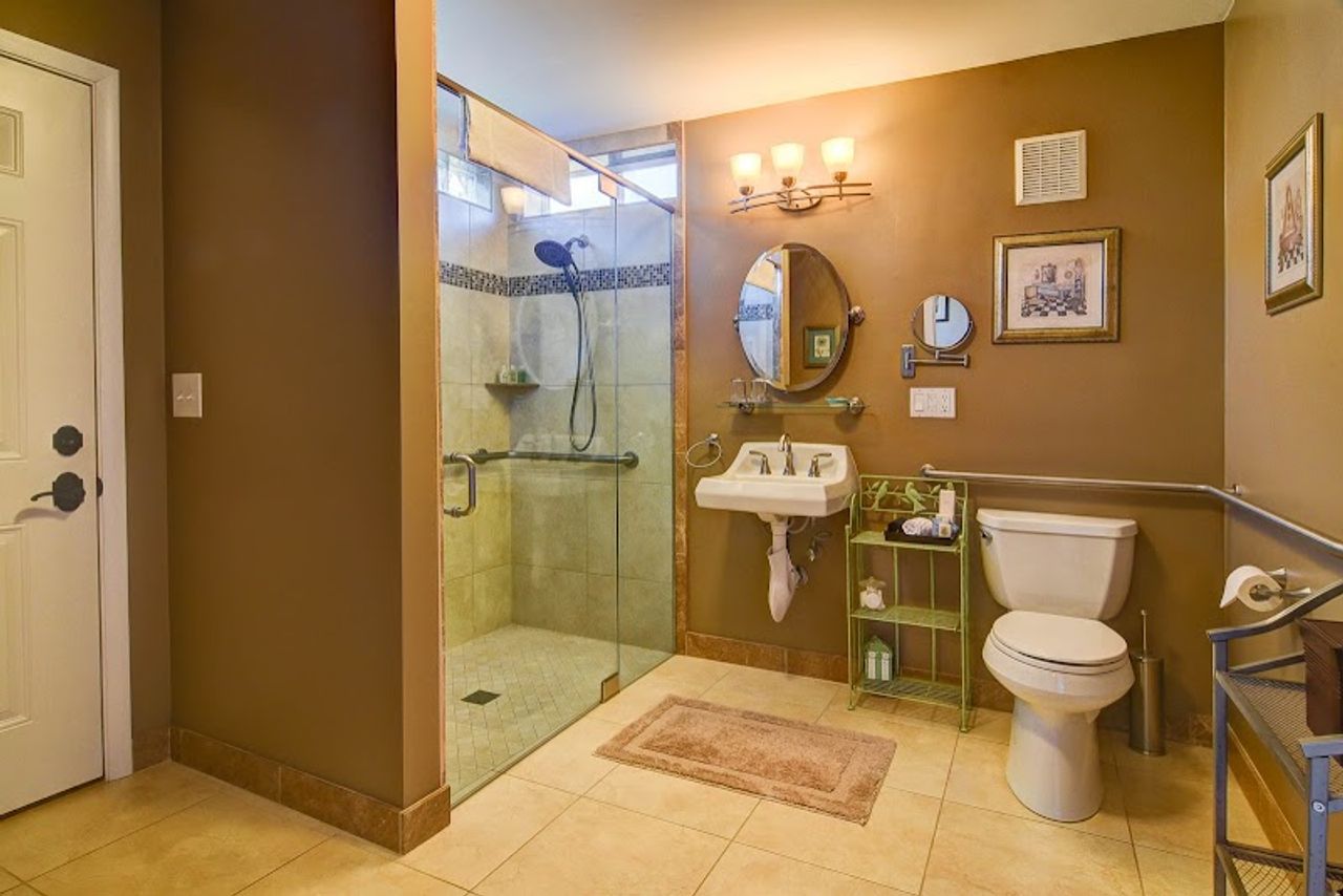 Photo of Trumpeter Inn Bed & Breakfast