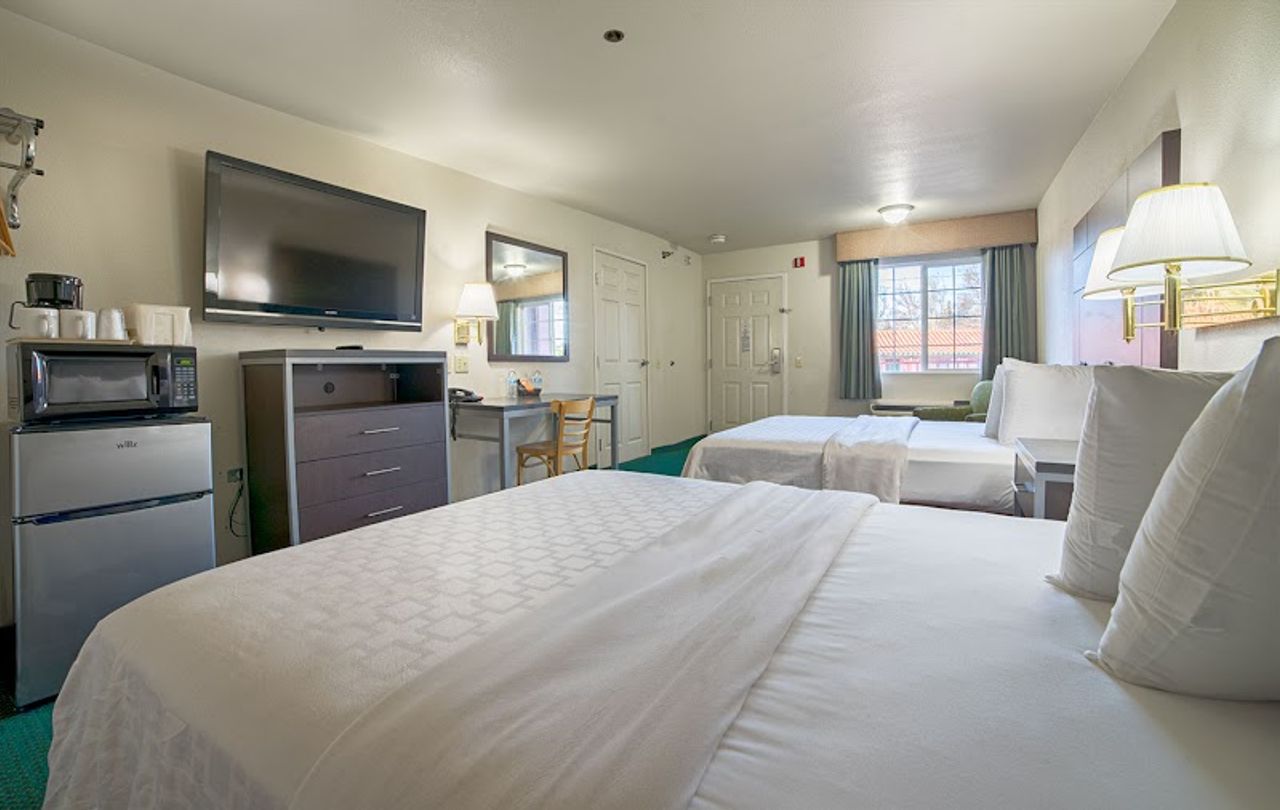 Photo of Turlock Inn