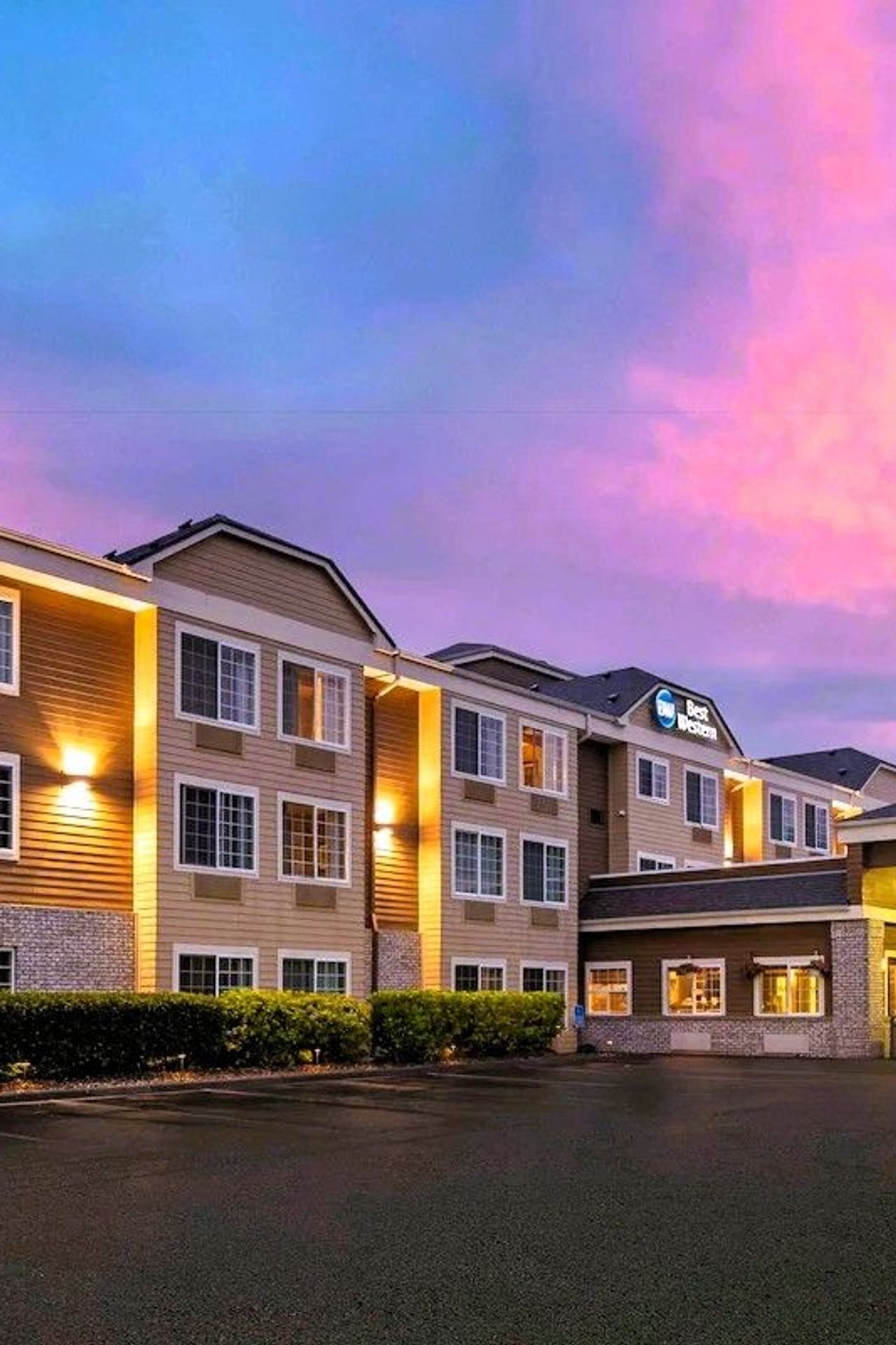 Best Western Columbia River Waterfront Hotel Astoria - Exterior, Property Entrance