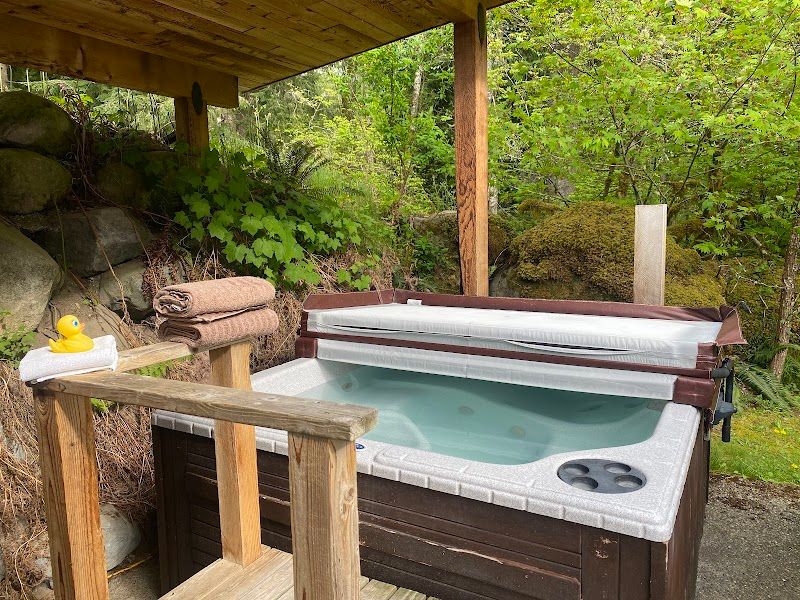 Photo of Almost Paradise Lodging at Mt. Rainier - Paradise Guest House, Private outdoor hot tub (covered)