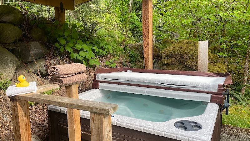 Photo of Almost Paradise Lodging at Mt. Rainier - Paradise Guest House, Private outdoor hot tub (covered)