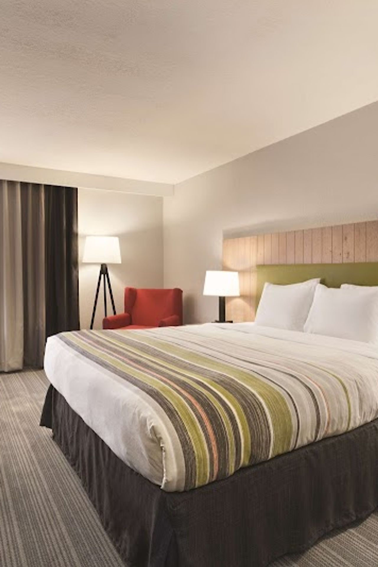 Photo of Country Inn & Suites by Radisson, Monterey Beachfront-Marina, CA - Room, King Bed, Work Desk, Flat TV