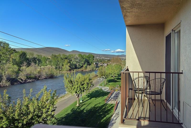 Photo of Oxford Suites Yakima