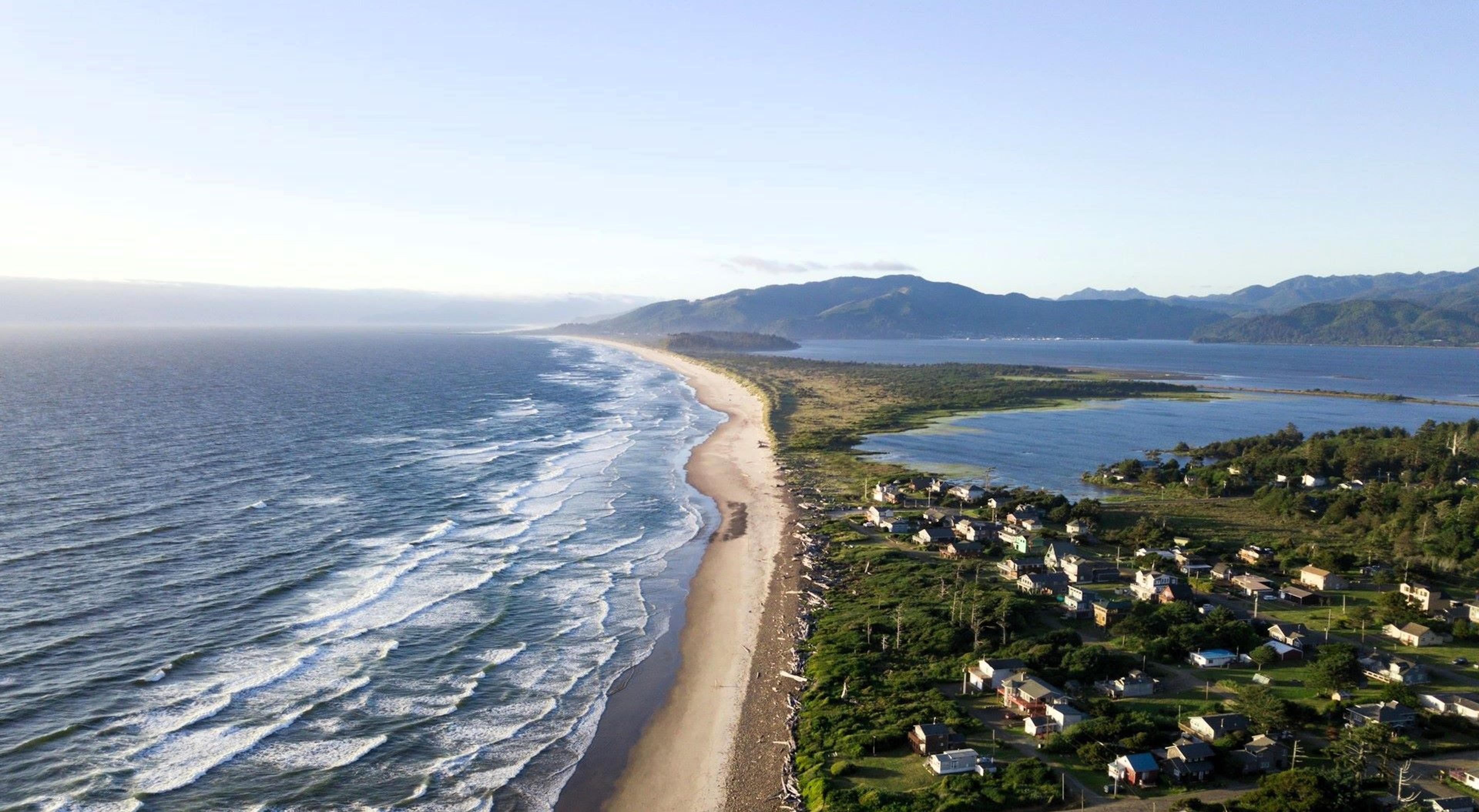 A strip of land between the Pacific Ocean and Tillamook Bay near Bay City in Oregon.