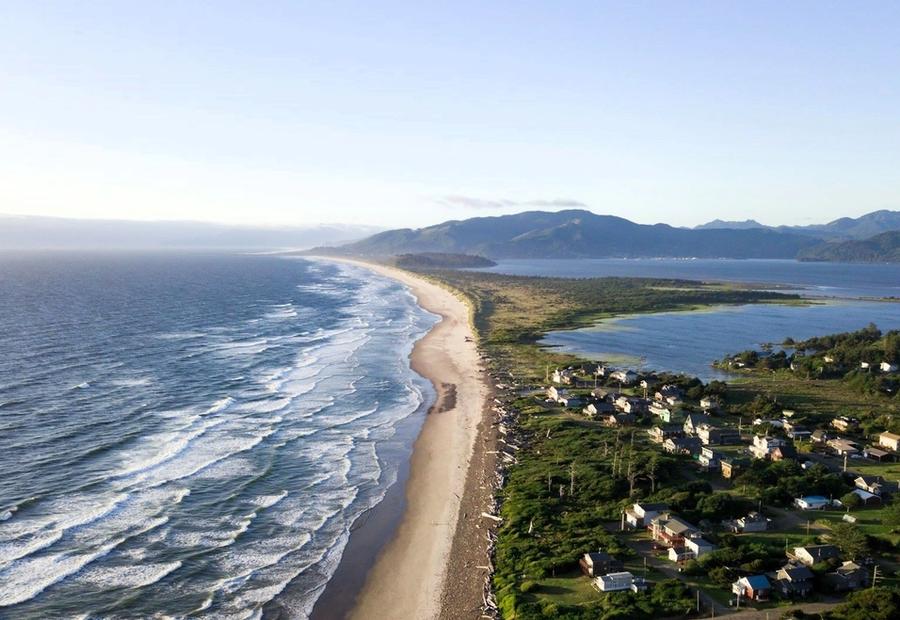 A strip of land between the Pacific Ocean and Tillamook Bay near Bay City in Oregon.
