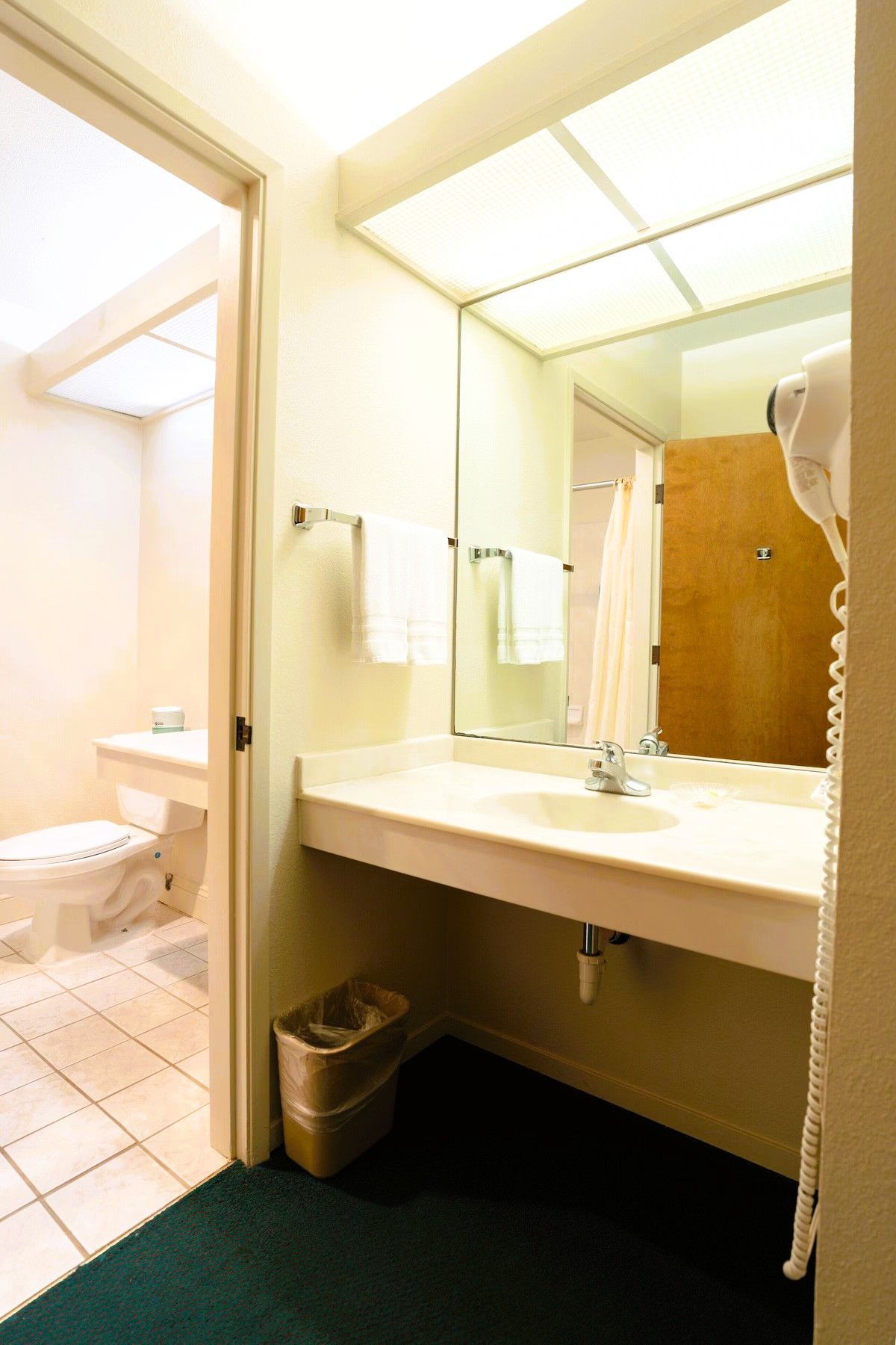 Photo of Monarch Resort - Bathroom
