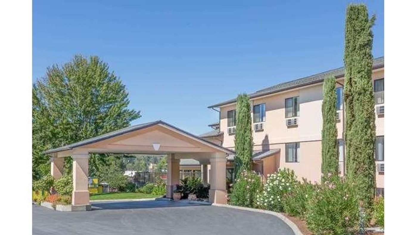 Photo of Super 8 by Wyndham Grants Pass