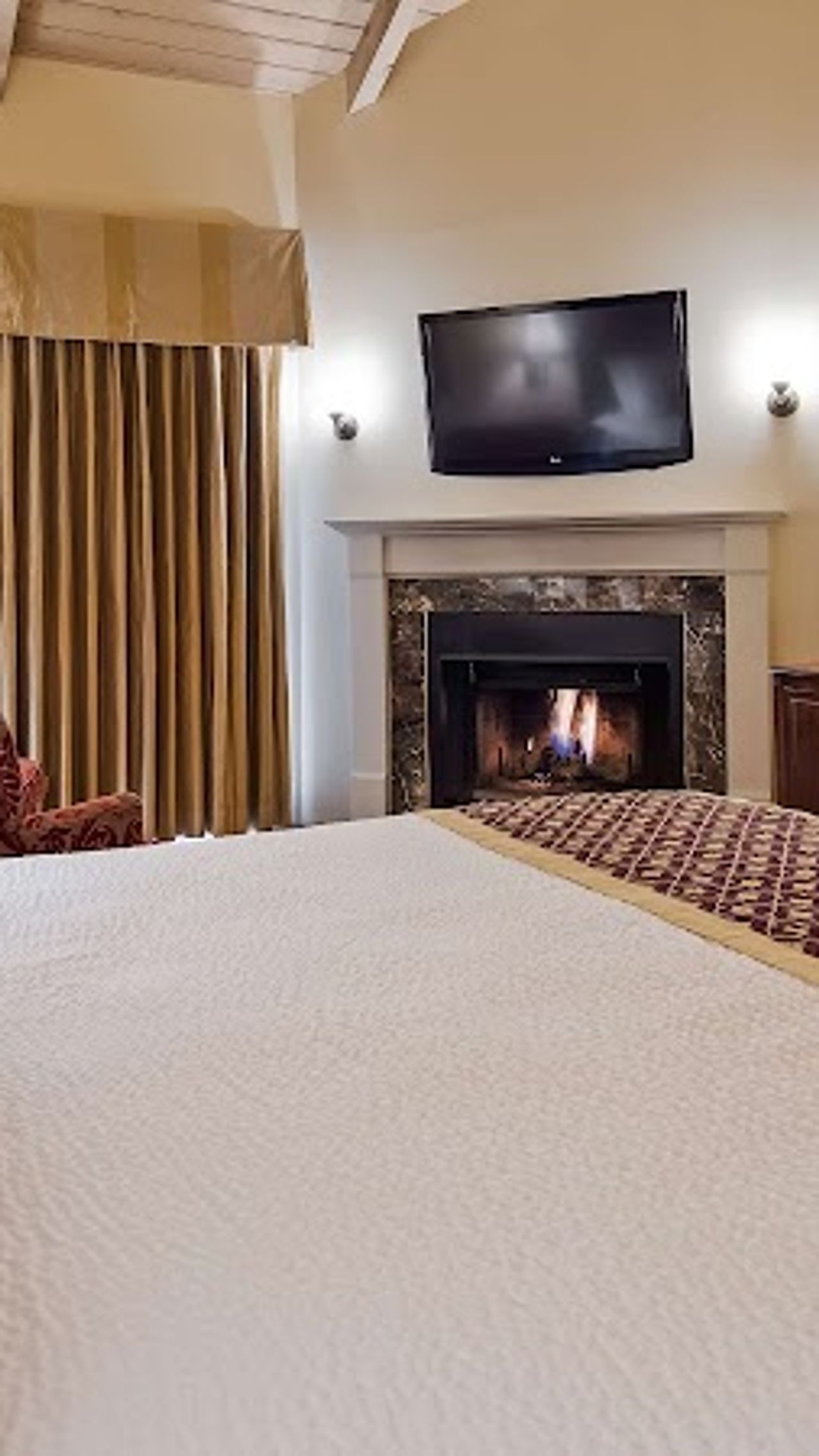 Photo of Victorian Inn - premier accessible room