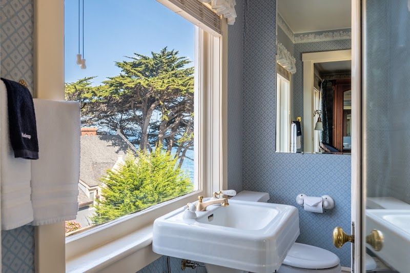 Photo of Martine Inn - Early American Room Bathroom