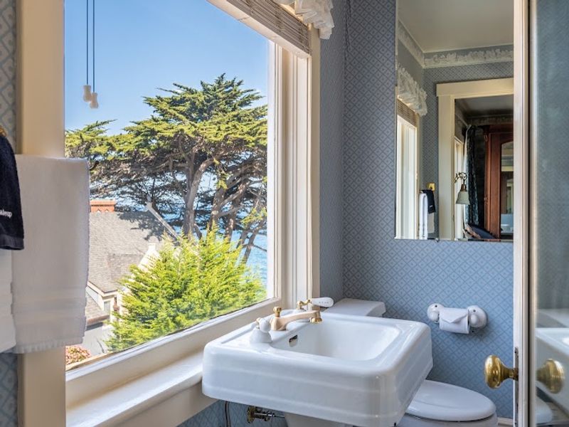 Photo of Martine Inn - Early American Room Bathroom