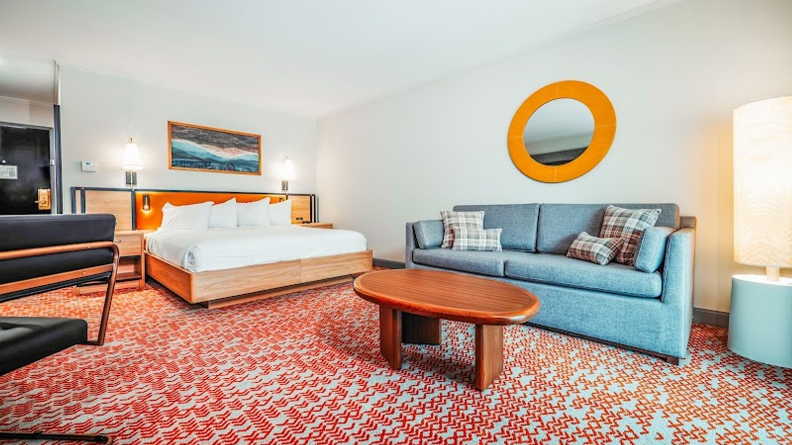 Photo of Valley River Inn - Room, King Bed, Living Area