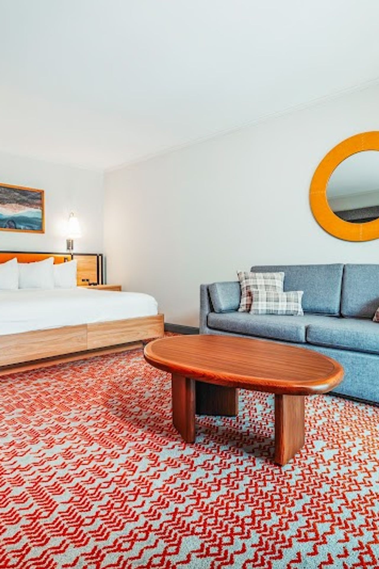 Photo of Valley River Inn - Room, King Bed, Living Area