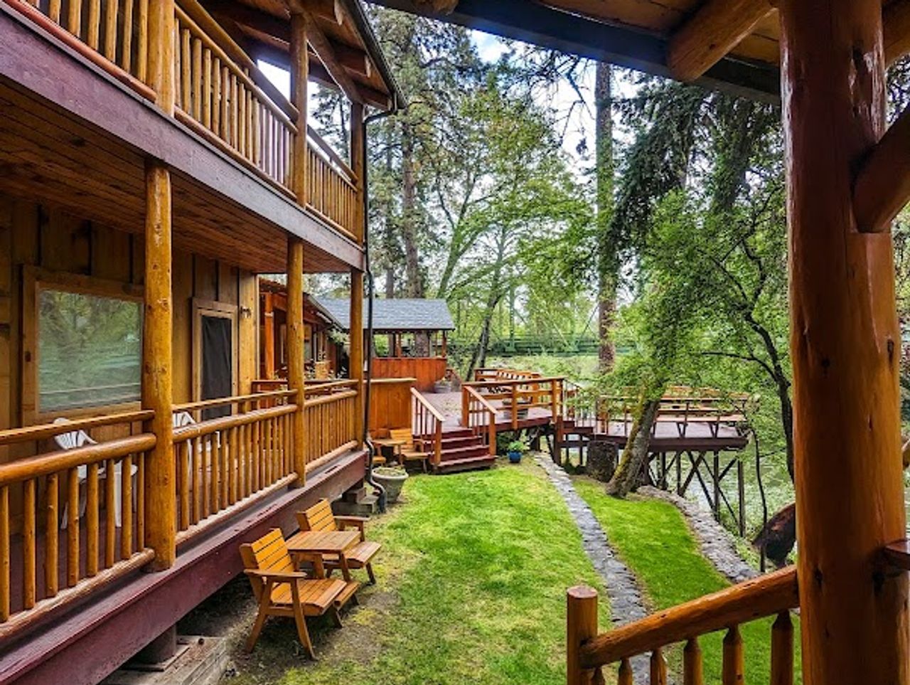 Photo of The Lindsay Lodge & Restaurant