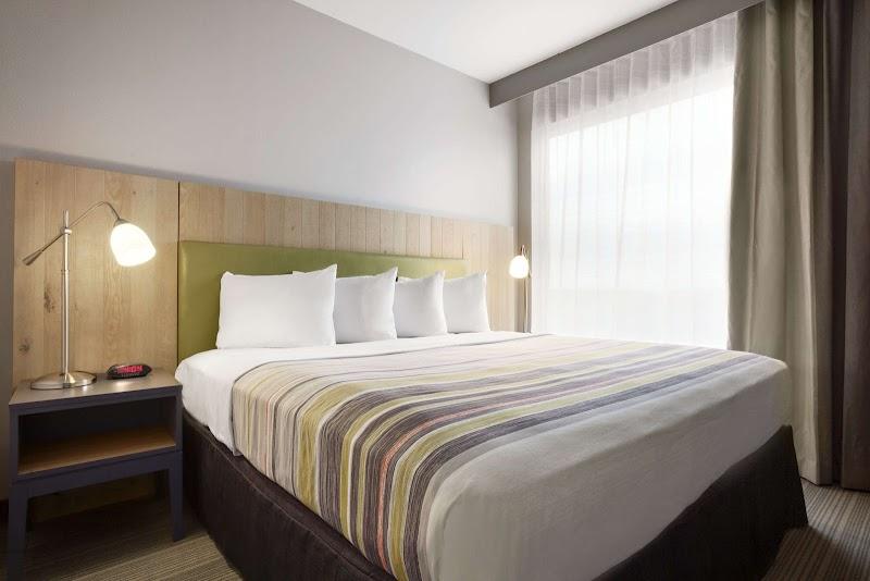 Photo of Country Inn & Suites by Radisson, Monterey Beachfront-Marina, CA - Room, King Bed
