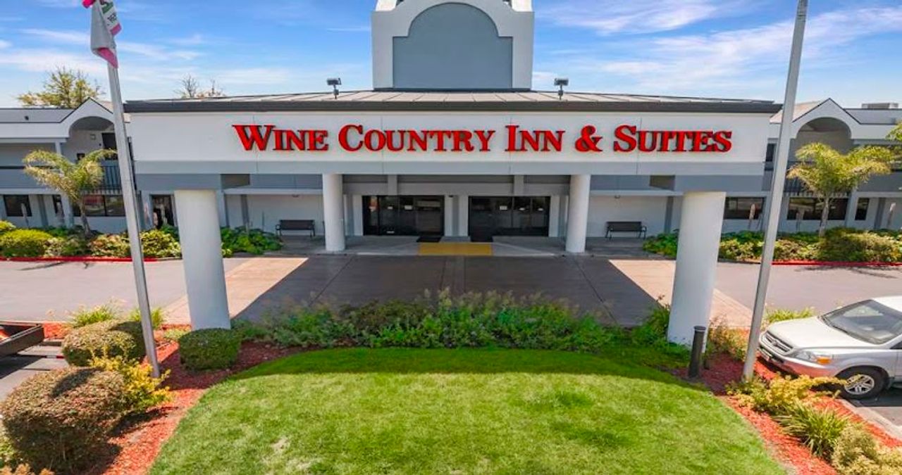 Photo of Best Western Plus Wine Country Inn & Suites