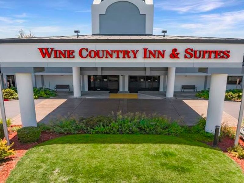 Best Western Plus Wine Country Inn & Suites