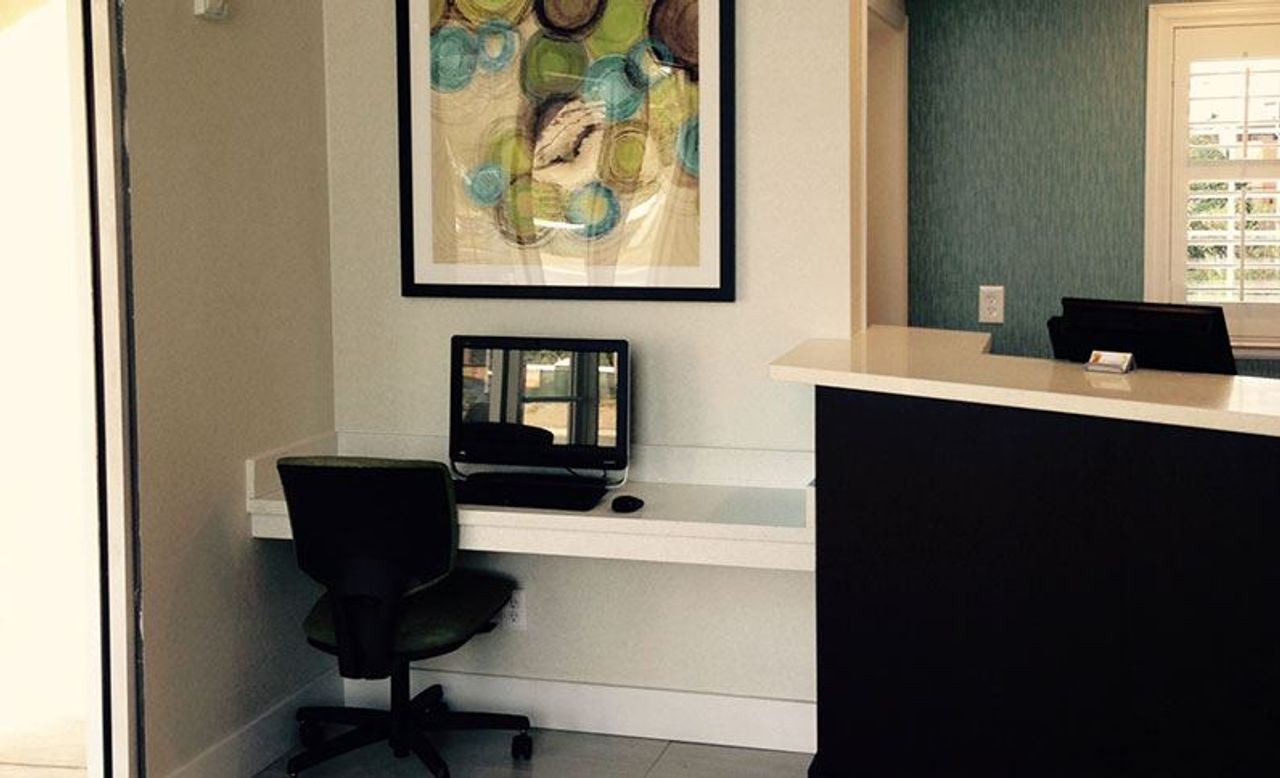 Photo of Super 8 by Wyndham Mountain View