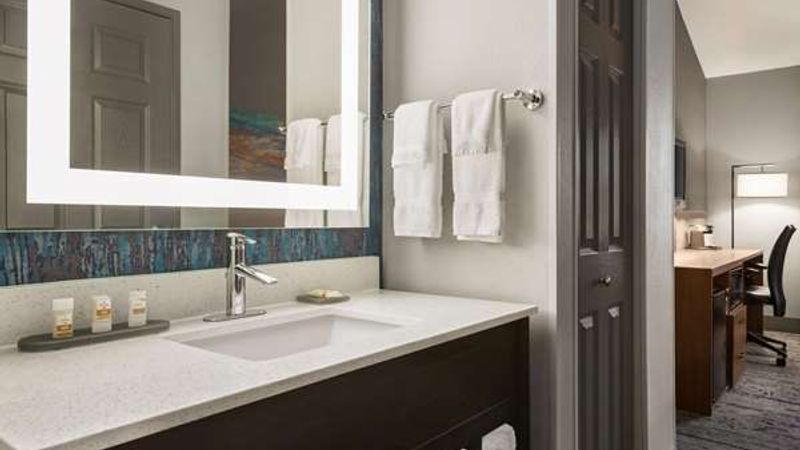 Photo of La Quinta Inn & Suites by Wyndham Salem OR