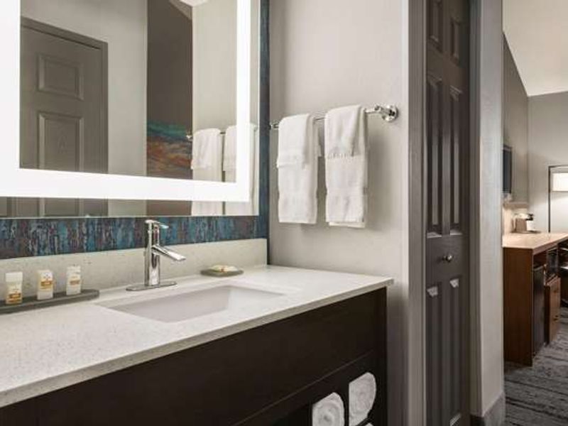 Photo of La Quinta Inn & Suites by Wyndham Salem OR