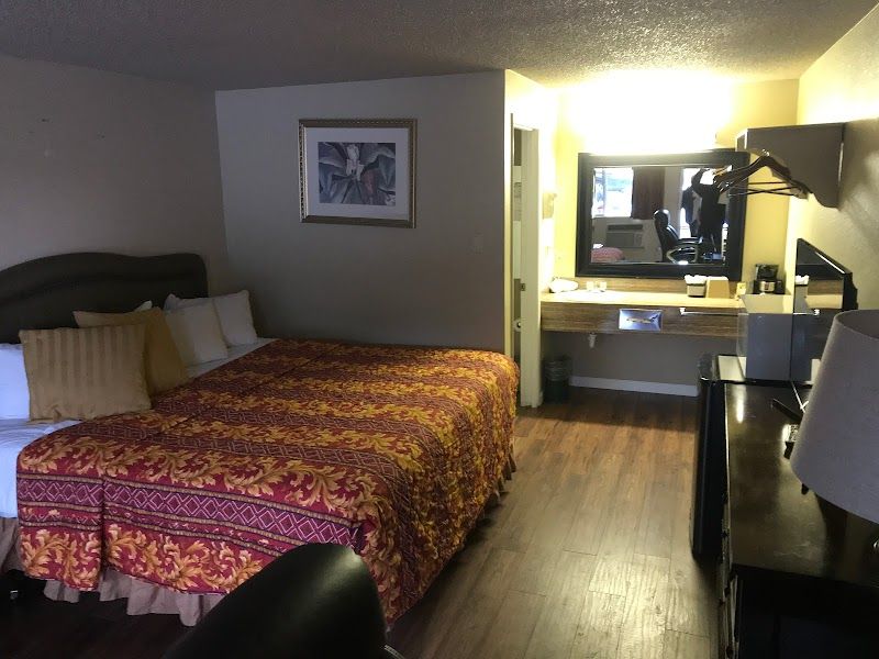 Photo of Smokey Point Motor Inn