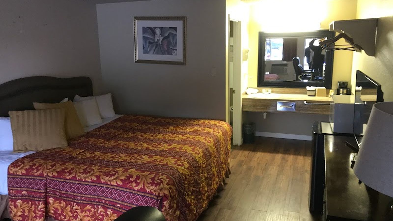 Photo of Smokey Point Motor Inn