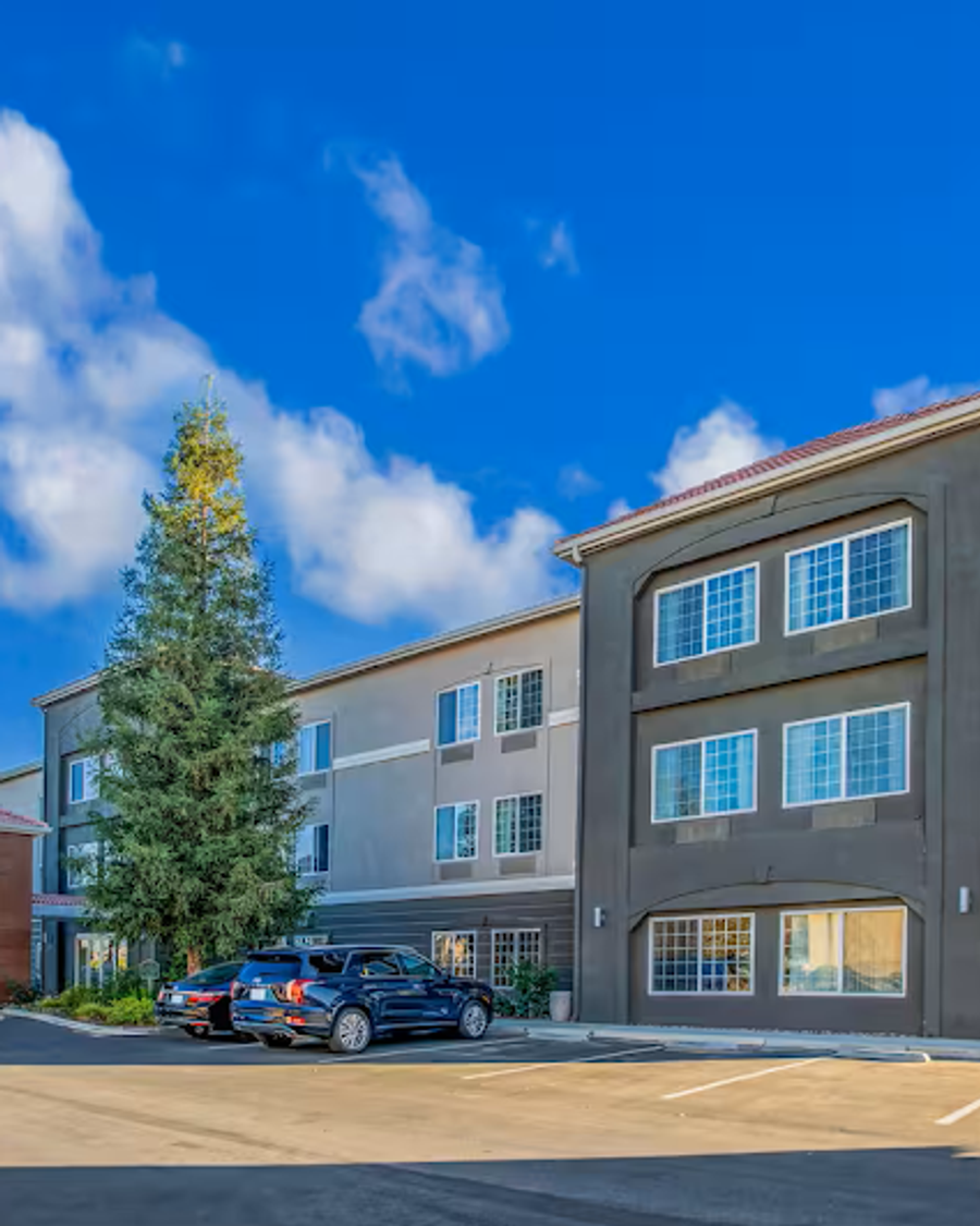 La Quinta Inn & Suites by Wyndham Bakersfield North