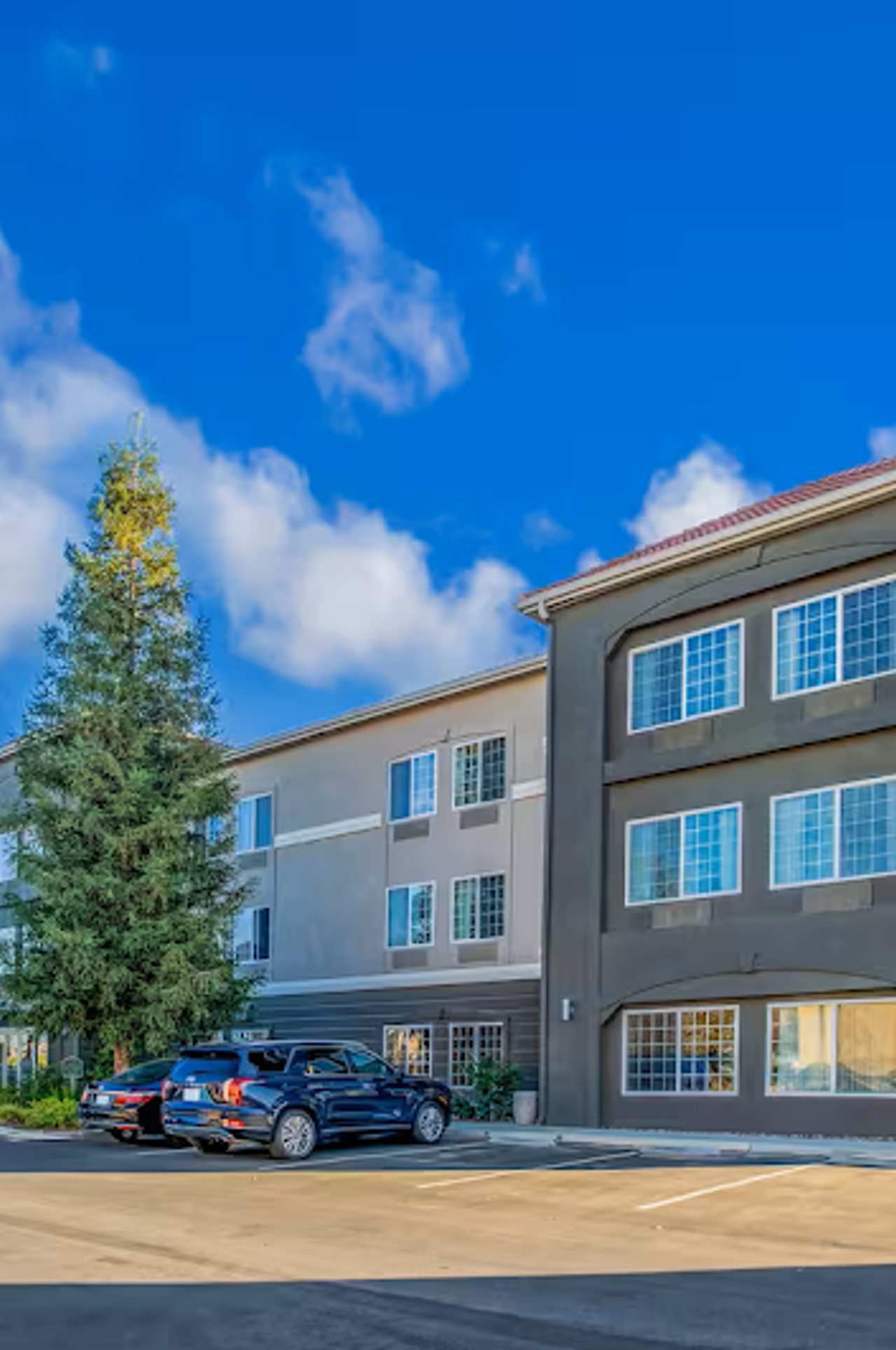 Photo of La Quinta Inn & Suites by Wyndham Bakersfield North