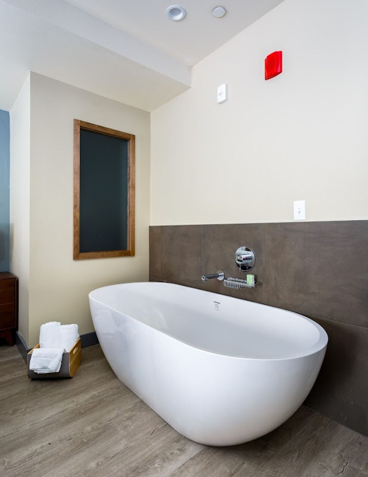 Photo of The Coho Oceanfront Lodge - Soaking Tub