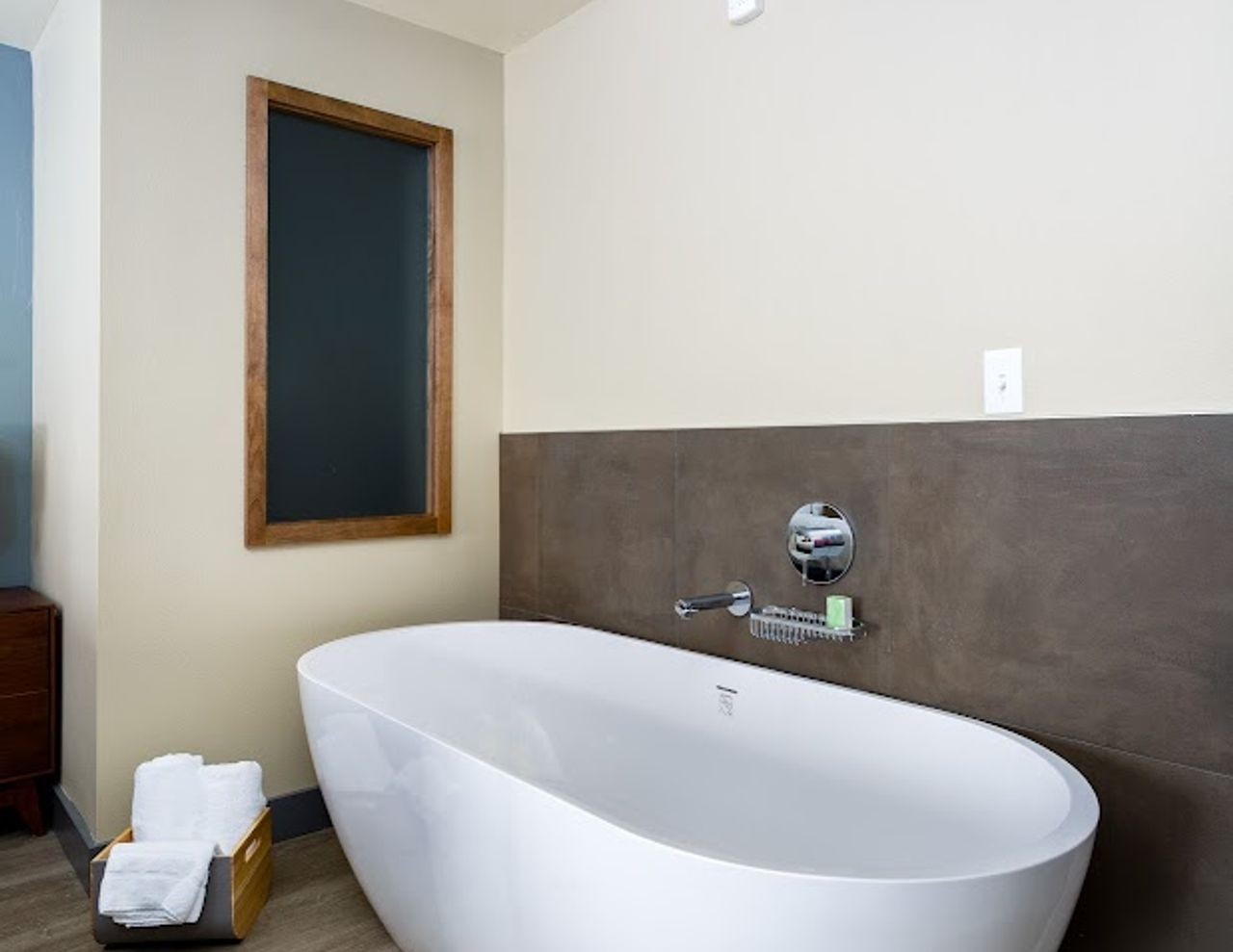 Photo of The Coho Oceanfront Lodge - Soaking Tub