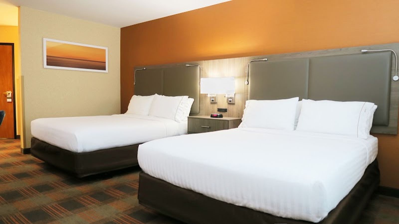 Photo of Holiday Inn Express & Suites Elk Grove Central - Hwy 99 by IHG
