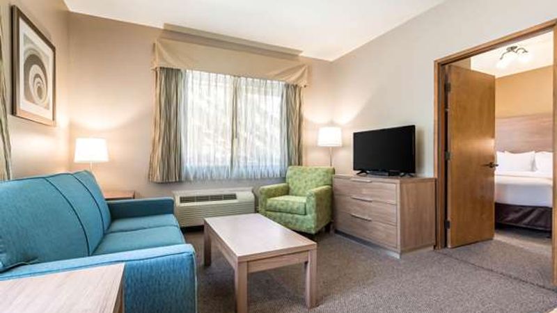 Photo of Quality Inn & Suites Bainbridge Island