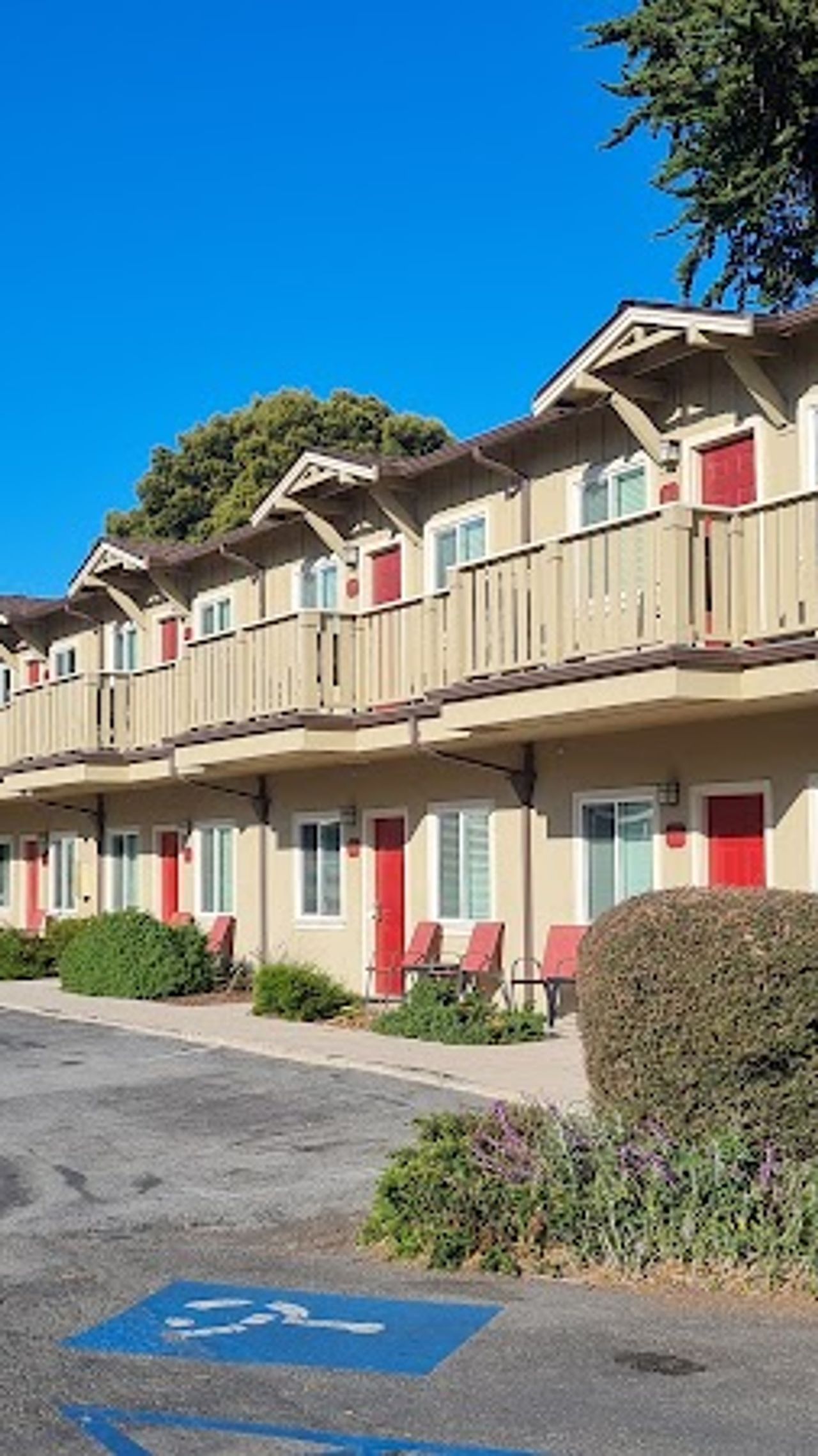 Photo of Monterey Peninsula Inn - Parking