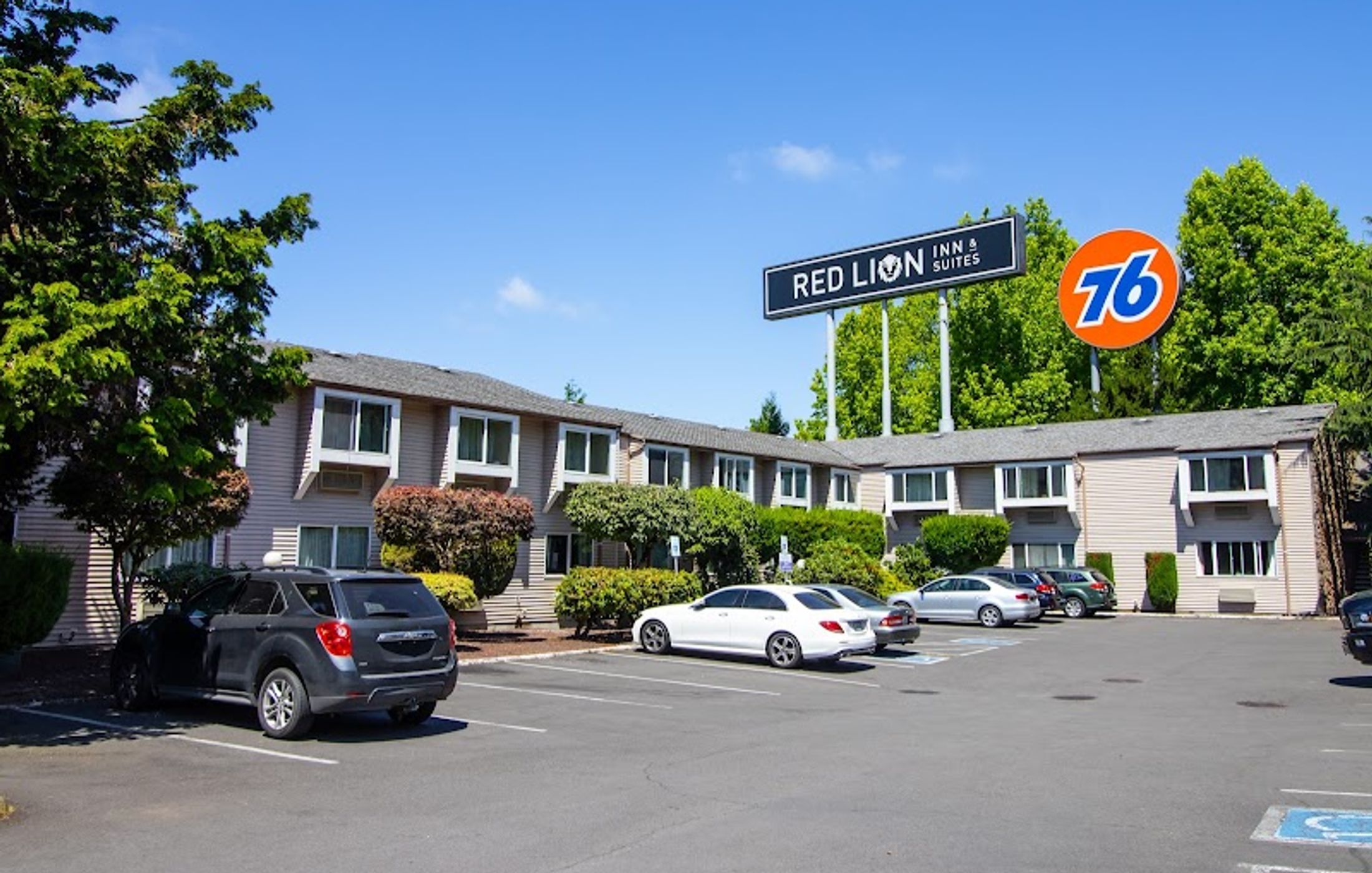Red Lion Inn & Suites Vancouver