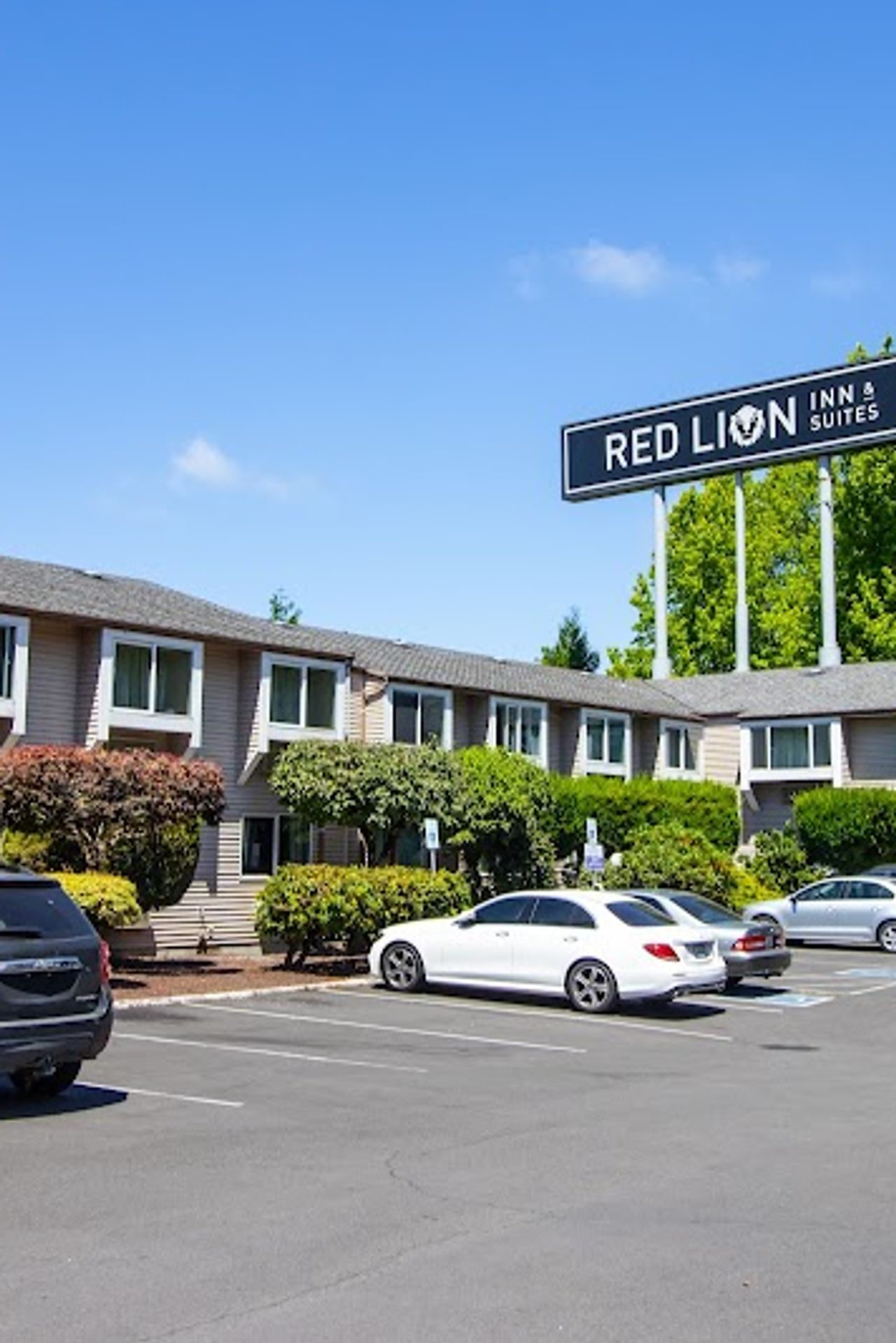 Photo of Red Lion Inn & Suites Vancouver