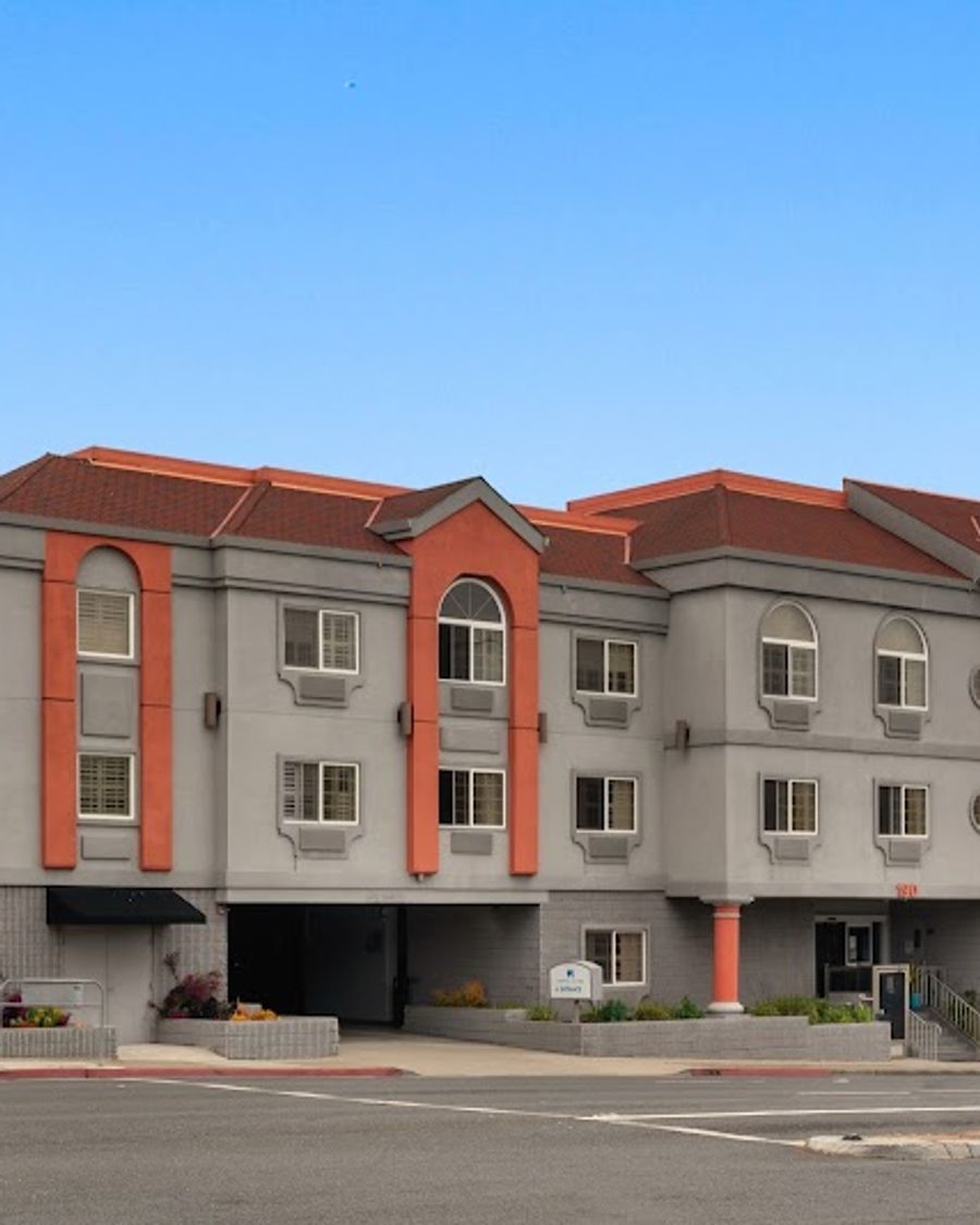 Hotel Aura