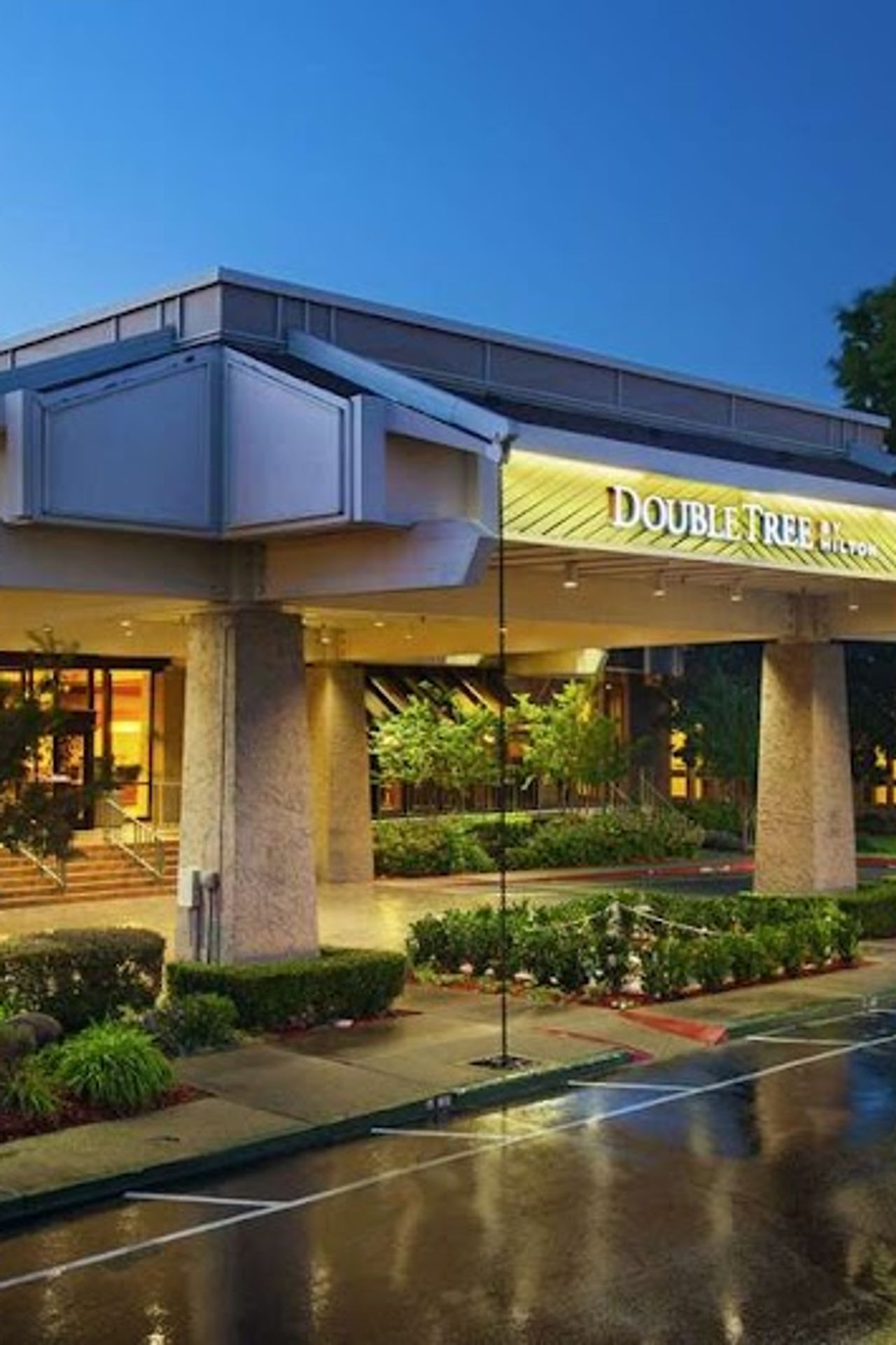 Photo of DoubleTree by Hilton Hotel Sacramento