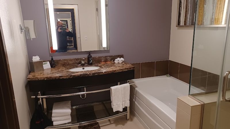 Photo of Oxford Suites Sonoma County - Rohnert Park