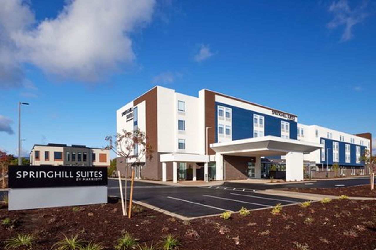 Photo of SpringHill Suites Medford Airport