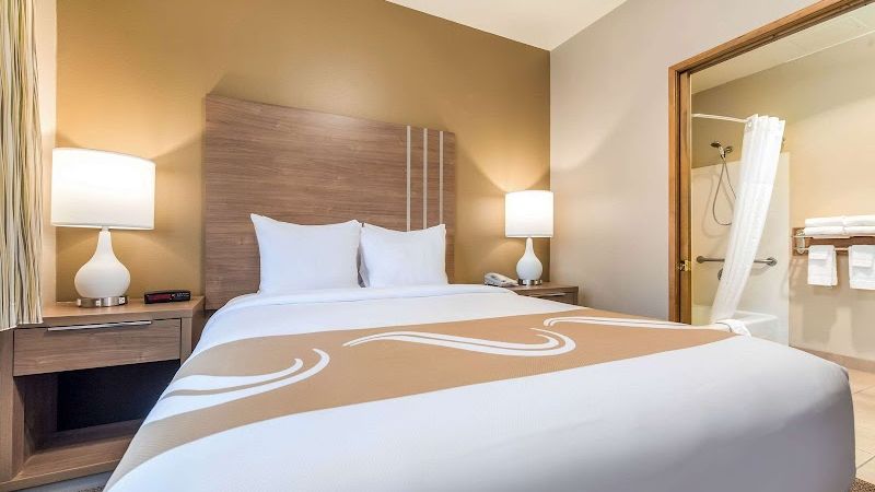 Photo of Quality Inn & Suites Bainbridge Island