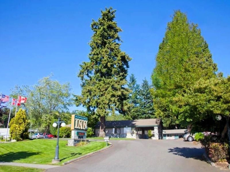 Poulsbo Inn & Suites