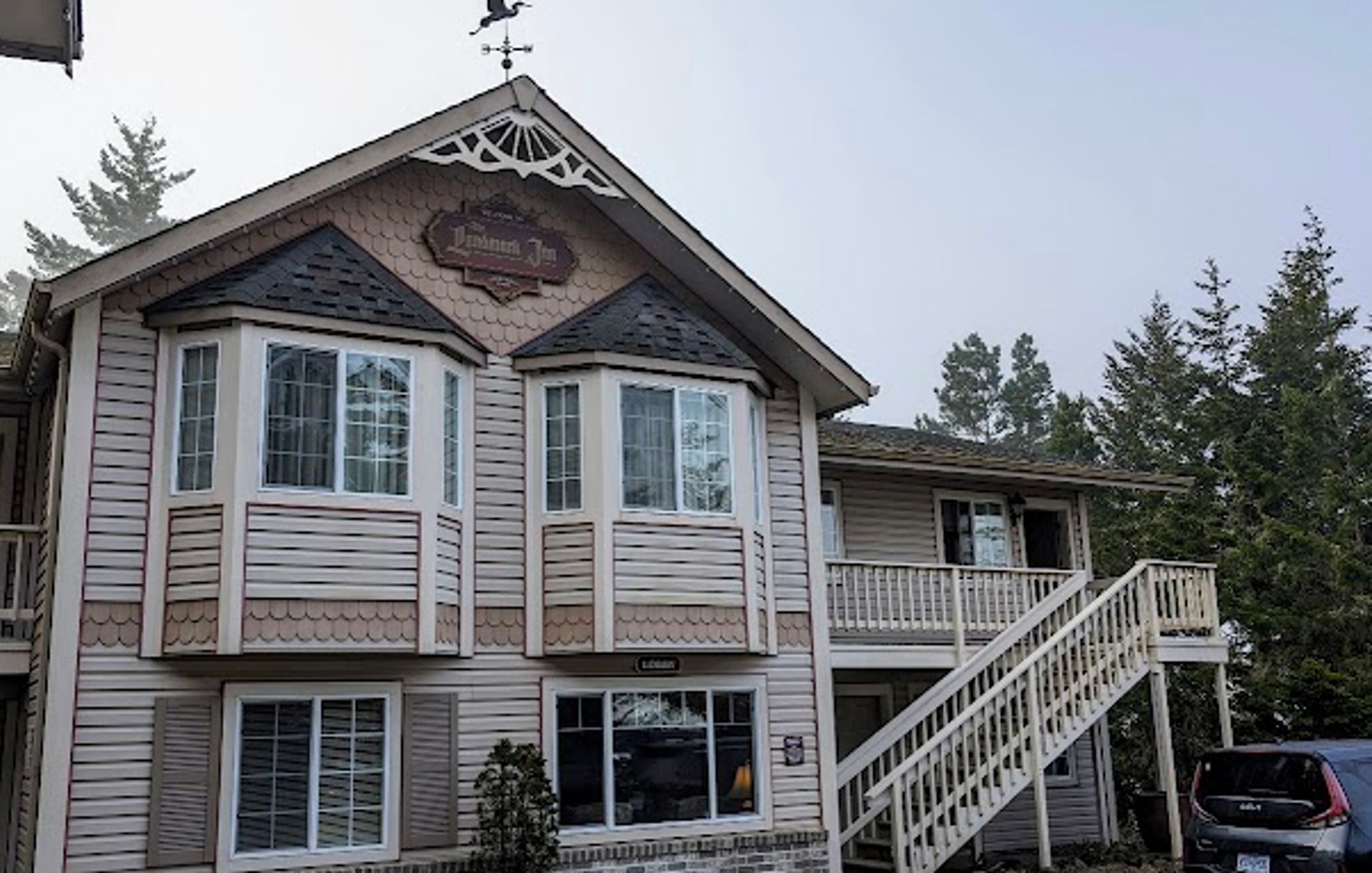 Landmark Inn