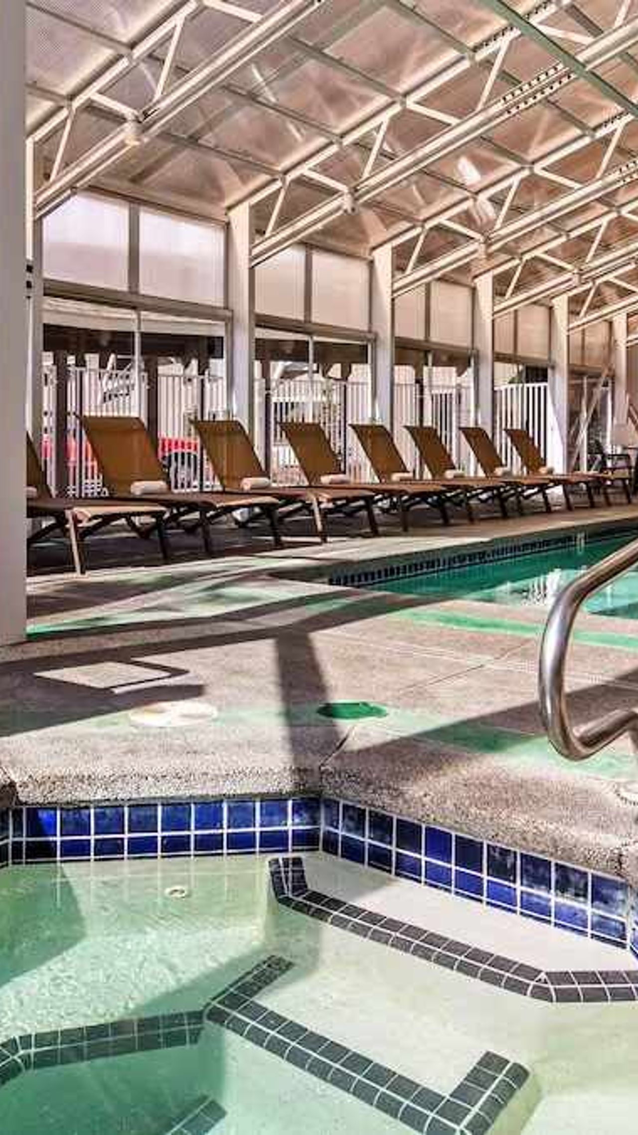 Best Western Plus Kootenai River Inn Casino & Spa - Indoor heated pool and hot tub