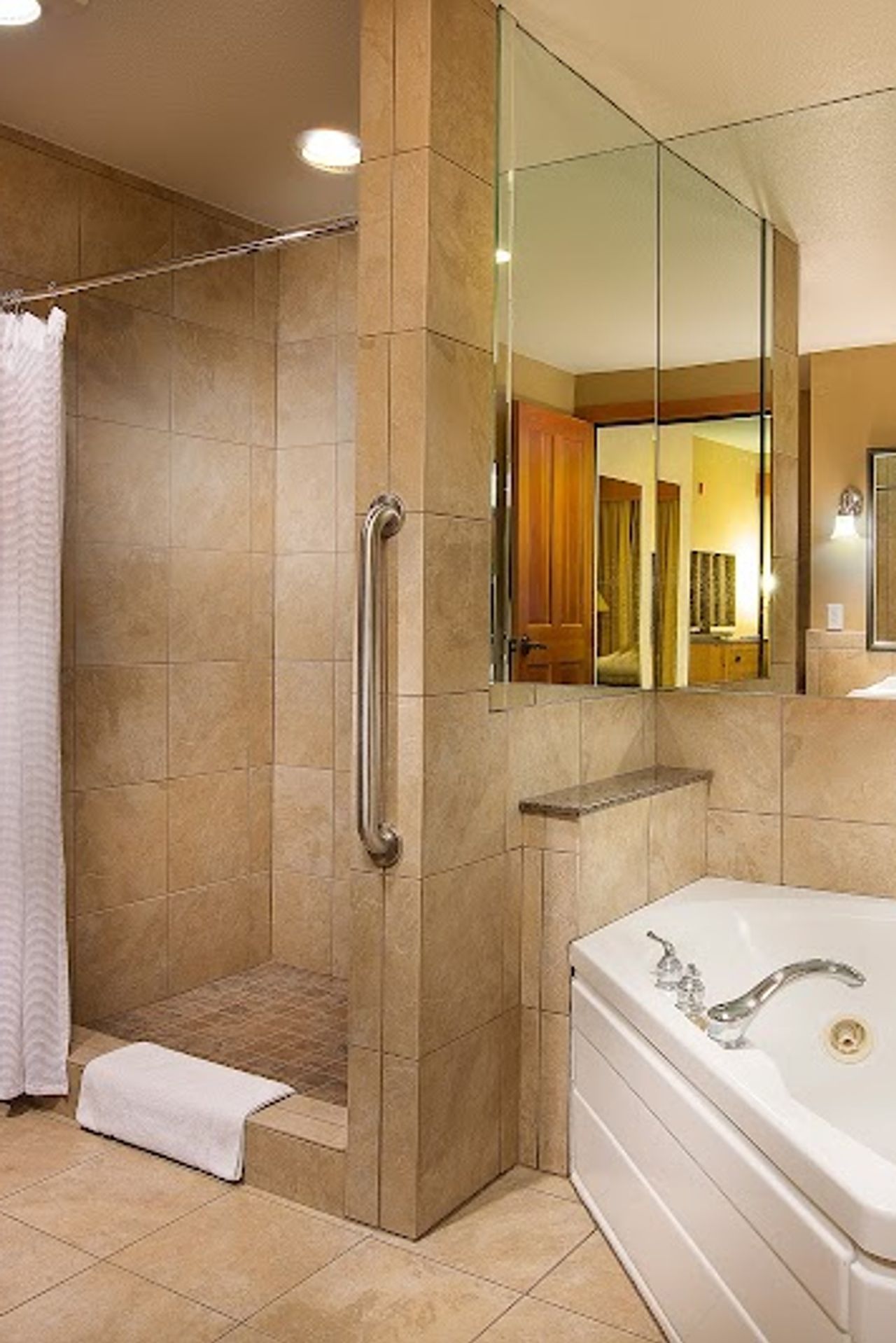 Photo of The Heathman Lodge