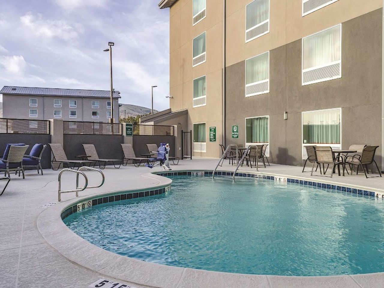 Photo of La Quinta Inn & Suites by Wyndham San Francisco Airport N