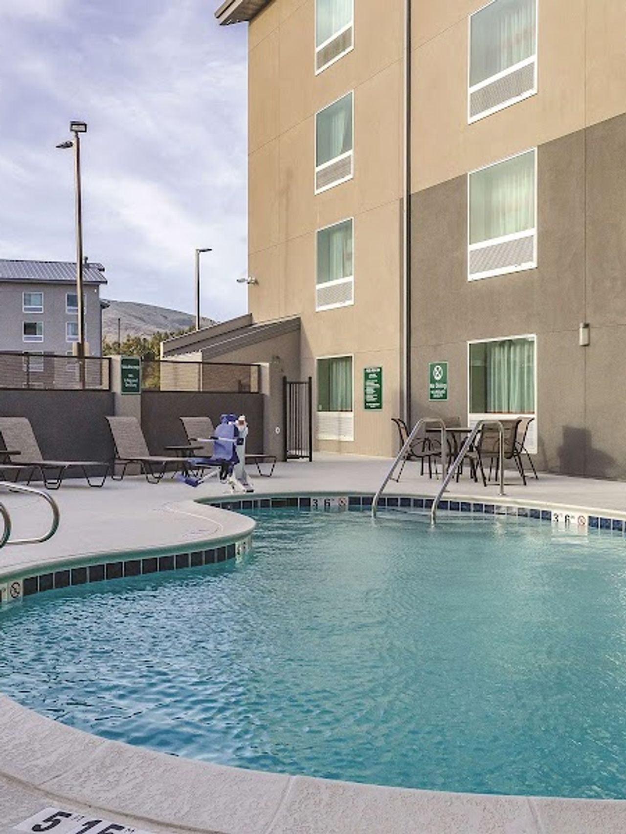 Photo of La Quinta Inn & Suites by Wyndham San Francisco Airport N