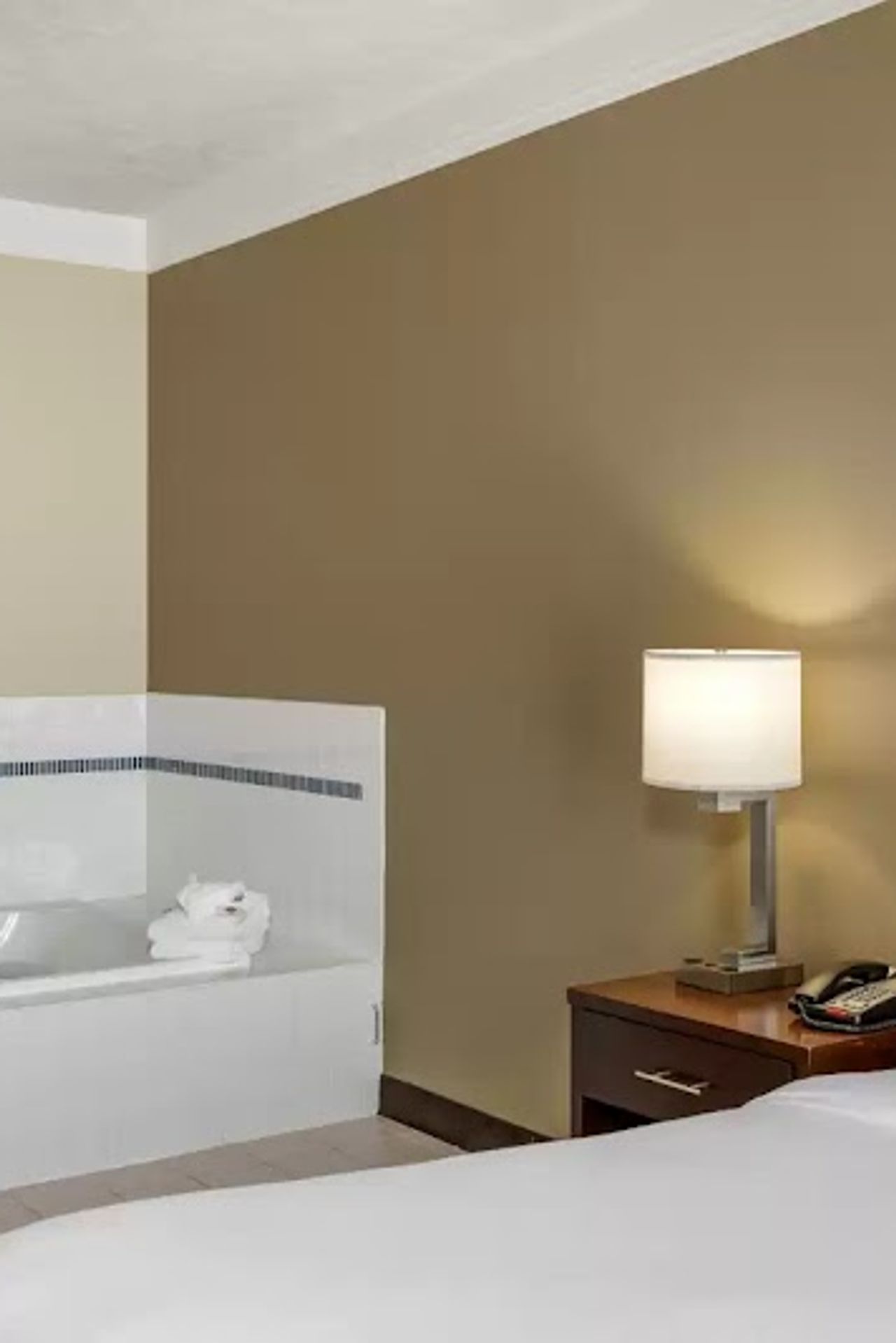 Photo of Comfort Suites Salem - Jacuzzi Suite, Private Hot Tub