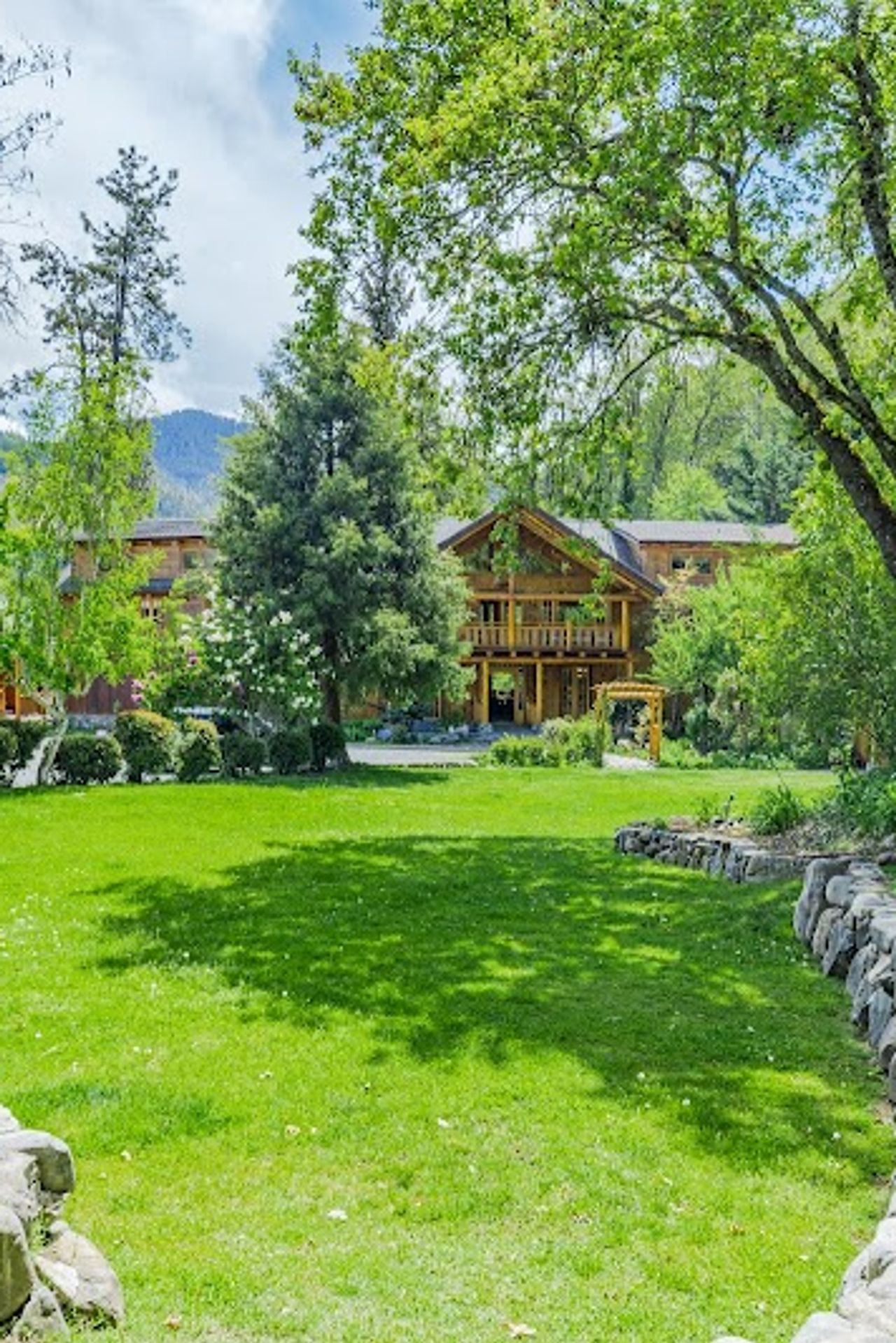 Photo of The Lindsay Lodge & Restaurant