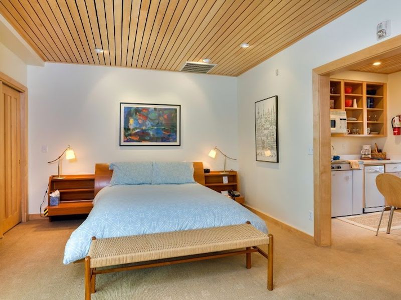 Photo of Ashland Creek Inn